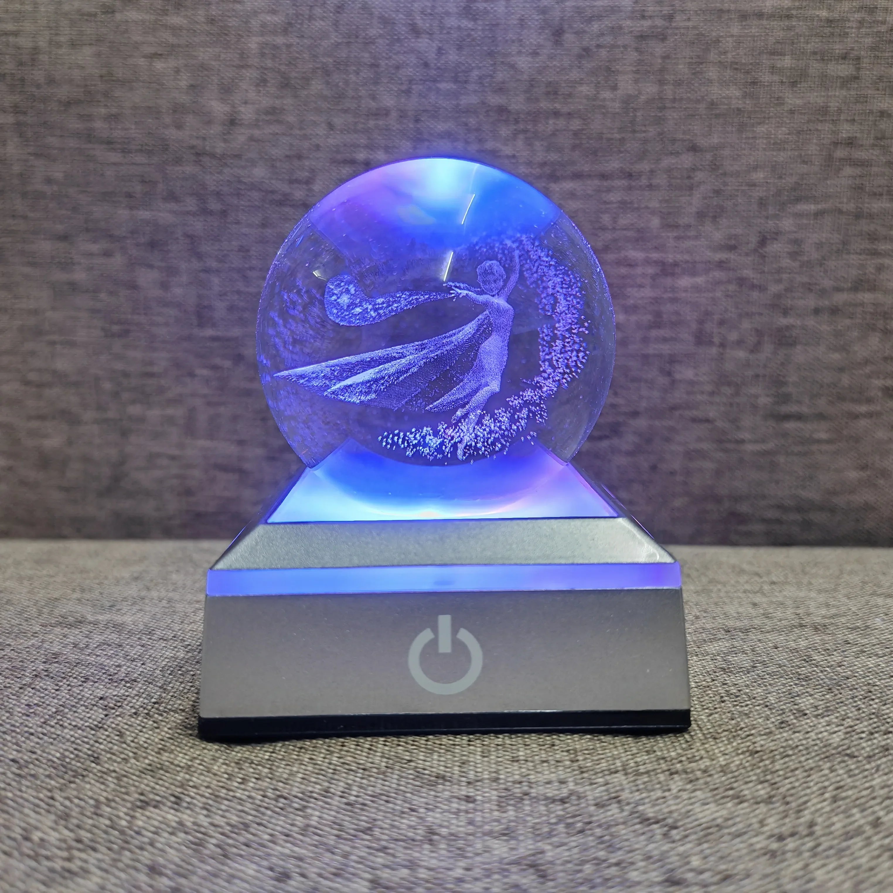 3D Planet Crystal Ball Night Light – Galaxy/Moon/Saturn Tabletop Décor Gift