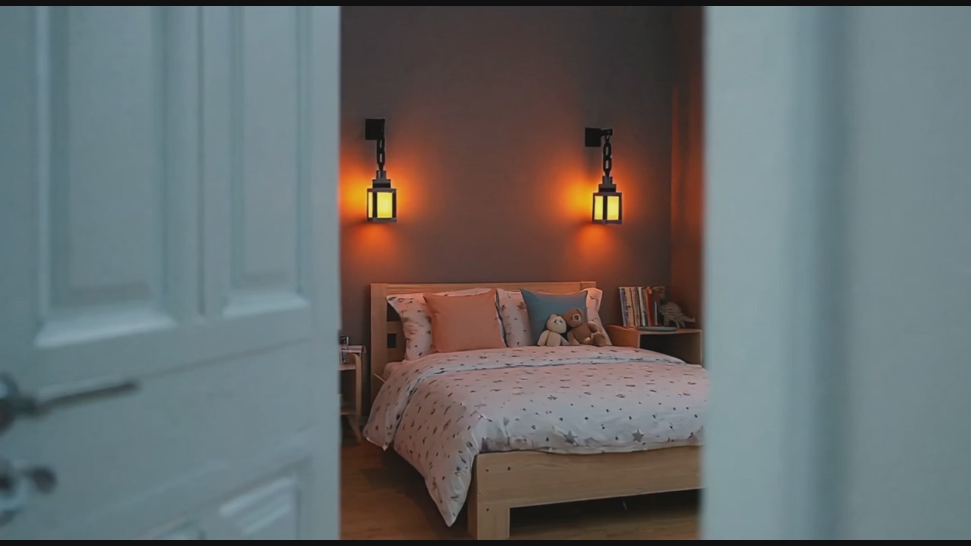 Pixel-Style Portable Lantern Night Light – 16-Color